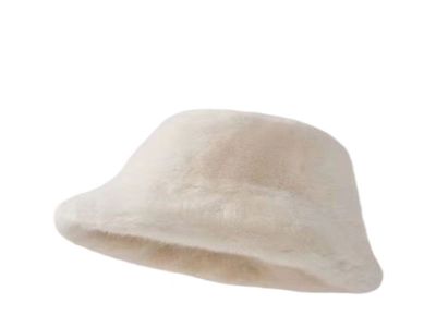 Широкий выбор вязаных шапок оптом